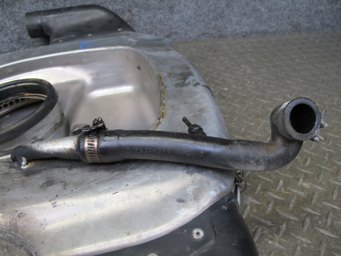 86-91 Mercedes W126 C126 560SEC 560SEL Air Intake Cleaner Filter Box OEM