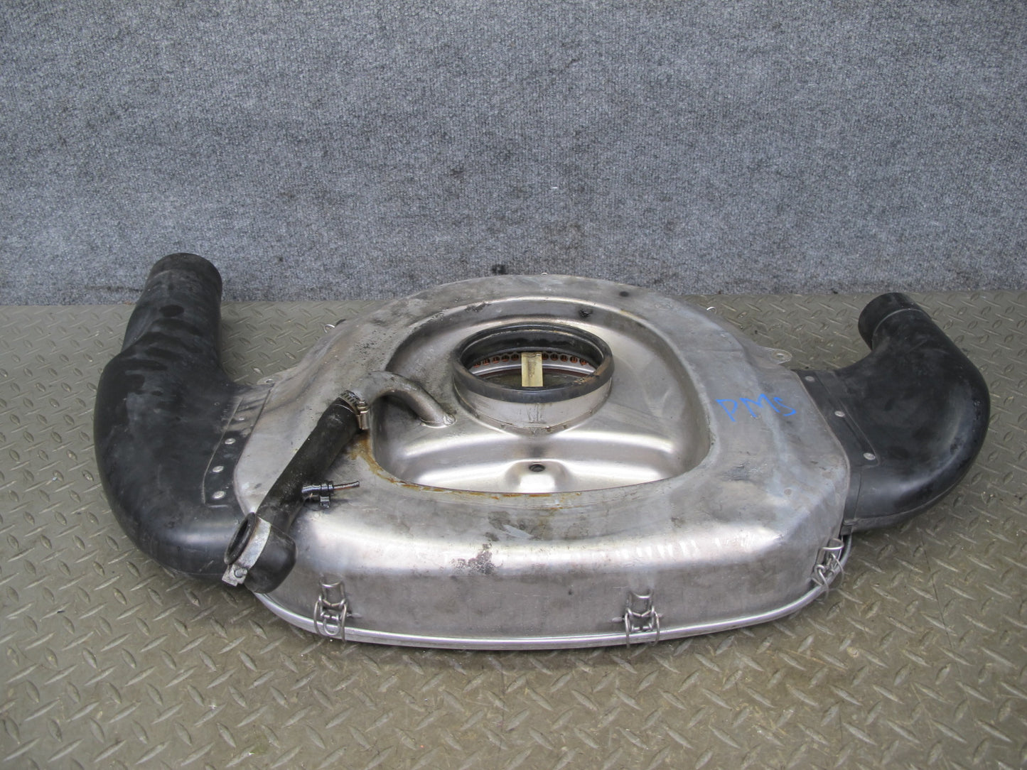 86-91 Mercedes W126 C126 560SEC 560SEL Air Intake Cleaner Filter Box OEM