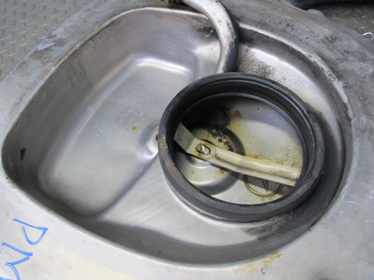 86-91 Mercedes W126 C126 560SEC 560SEL Air Intake Cleaner Filter Box OEM