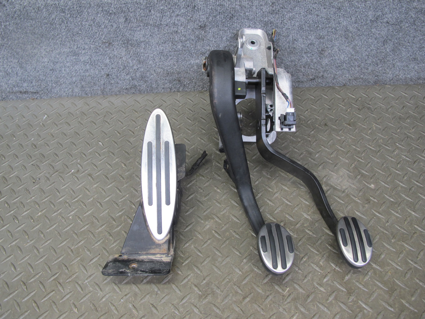 11-16 Mini Cooper S R55 R56 R57 R60 R61 M/T Gas Brake Clutch Pedal Set OEM