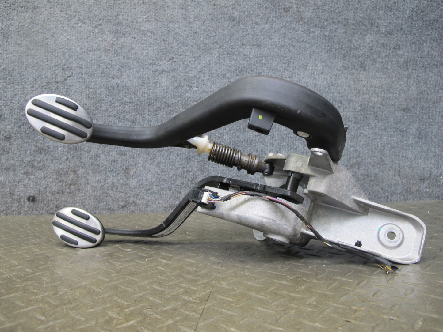 11-16 Mini Cooper S R55 R56 R57 R60 R61 M/T Gas Brake Clutch Pedal Set OEM