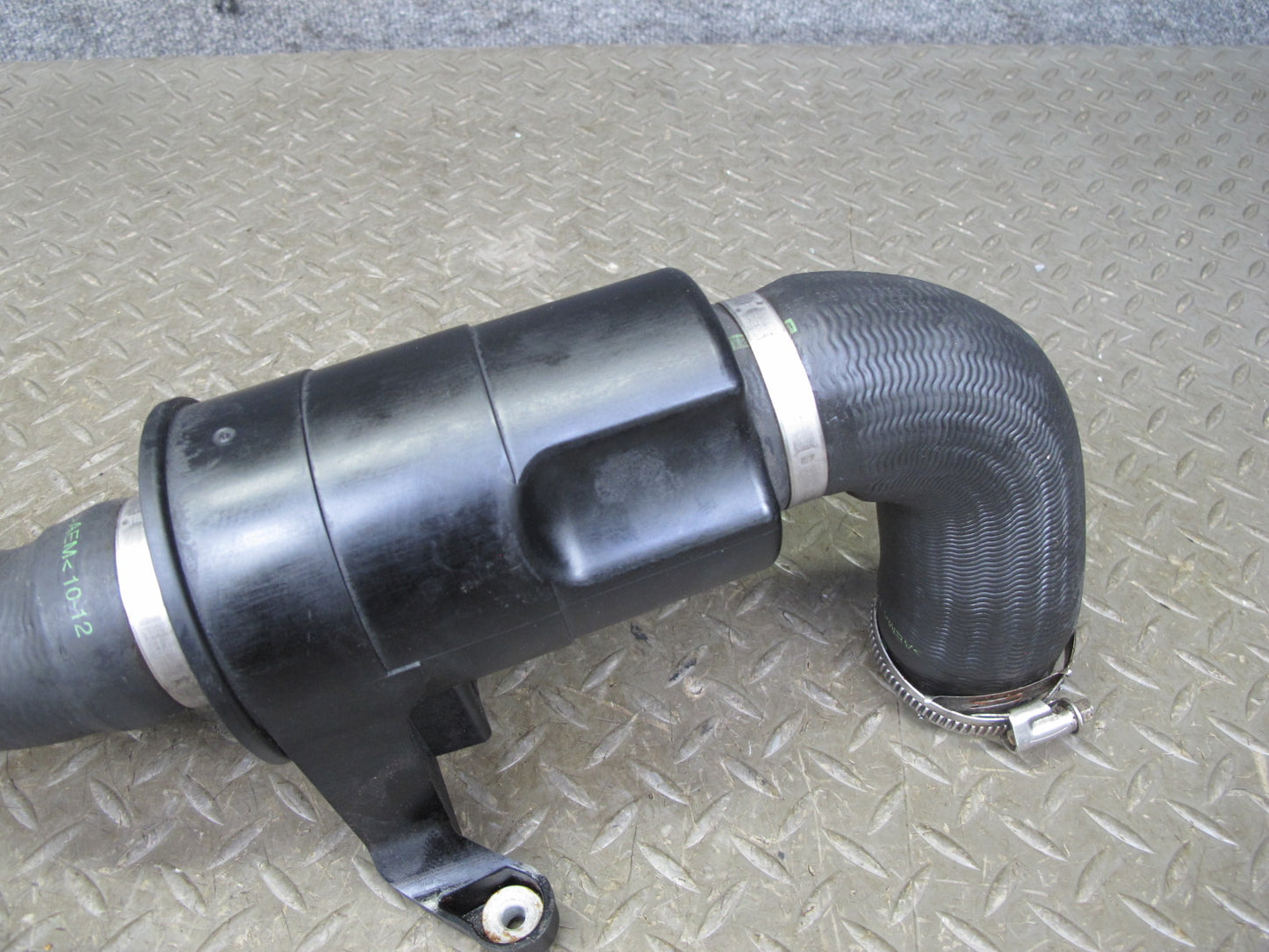 11-16 Mini Cooper S R60 R61 Countryman N18 Turbo Air Hose Pipe Line 9804248 OEM