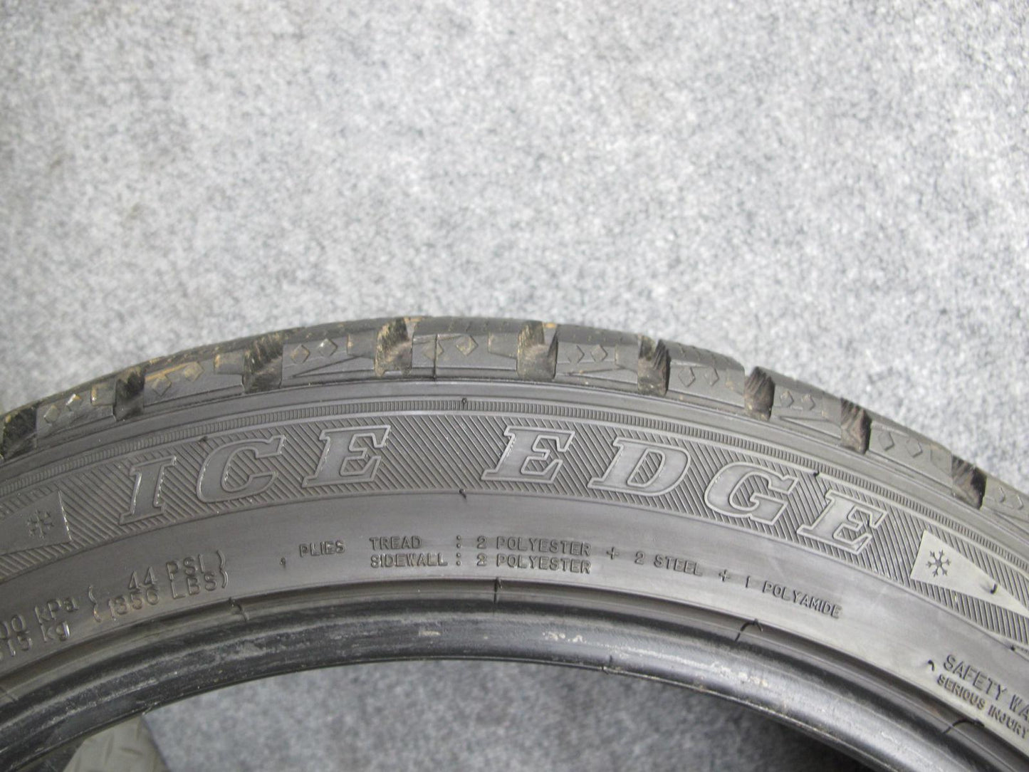Set of 2 Sumitomo ICE Edge Winter Tire 225/45 R18 91T 2220 8/32" & 9/32" Tread