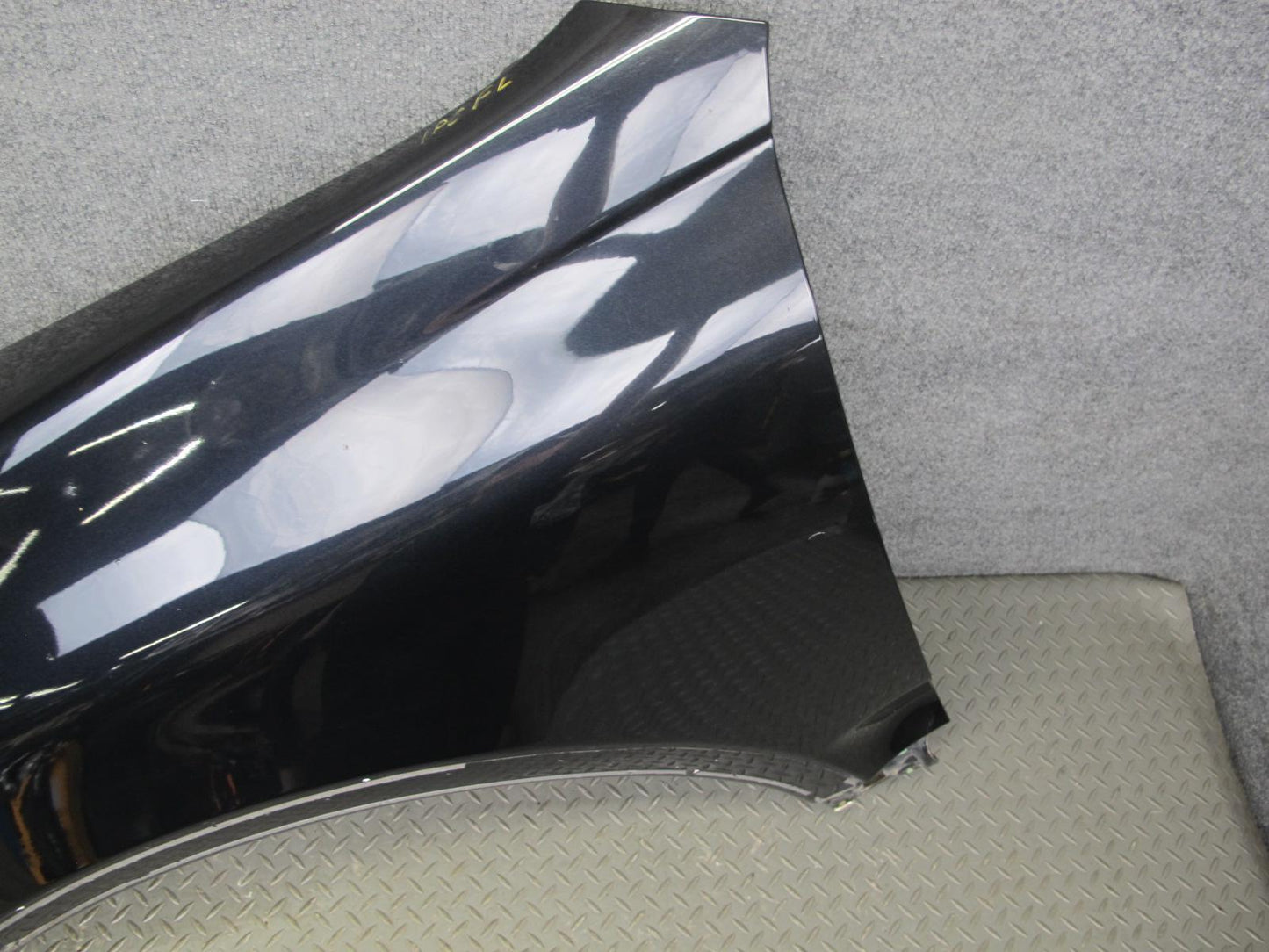 2008-2010 Porsche Cayenne 957 Front Left Side Fender Shell Panel Cover Black