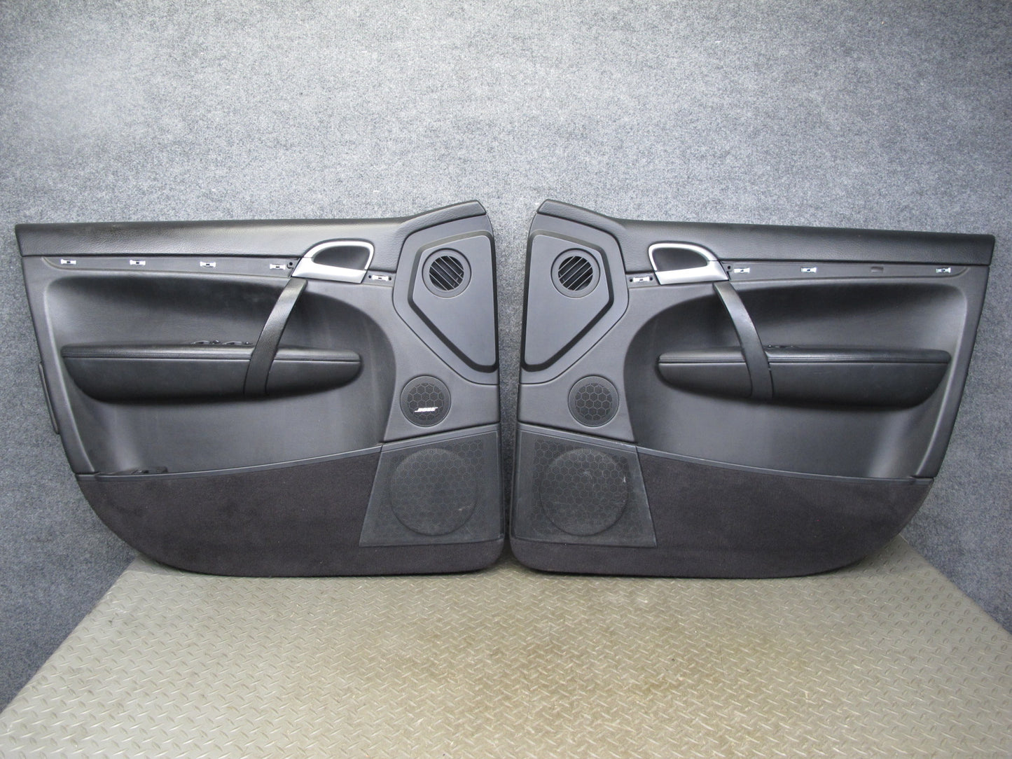 2009-2010 Porsche Cayenne 957 Front Right & Left Side Door Panel Cover Black Set