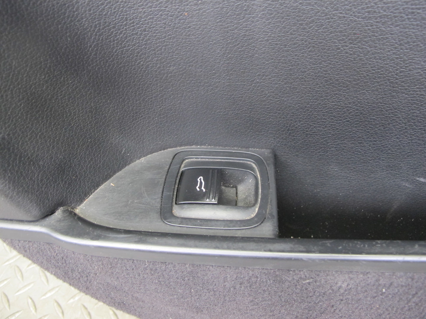 2009-2010 Porsche Cayenne 957 Front Right & Left Side Door Panel Cover Black Set