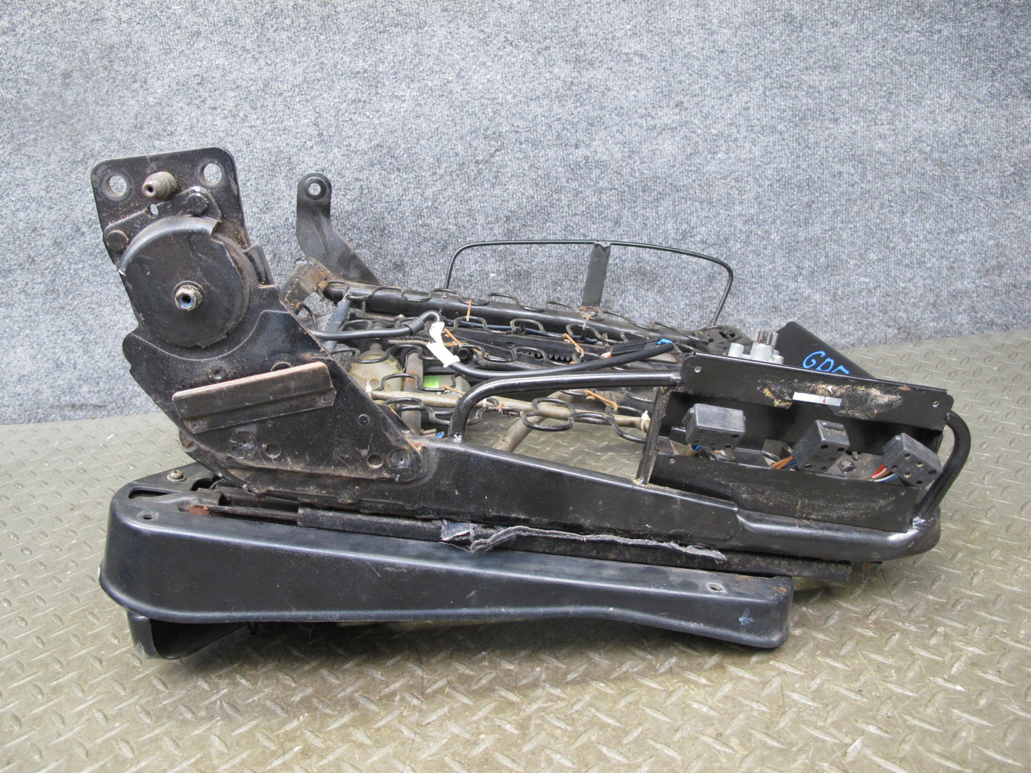 1983-1984 Porsche 928 S Front Right Passenger Side Seat Track Frame W/ Motor