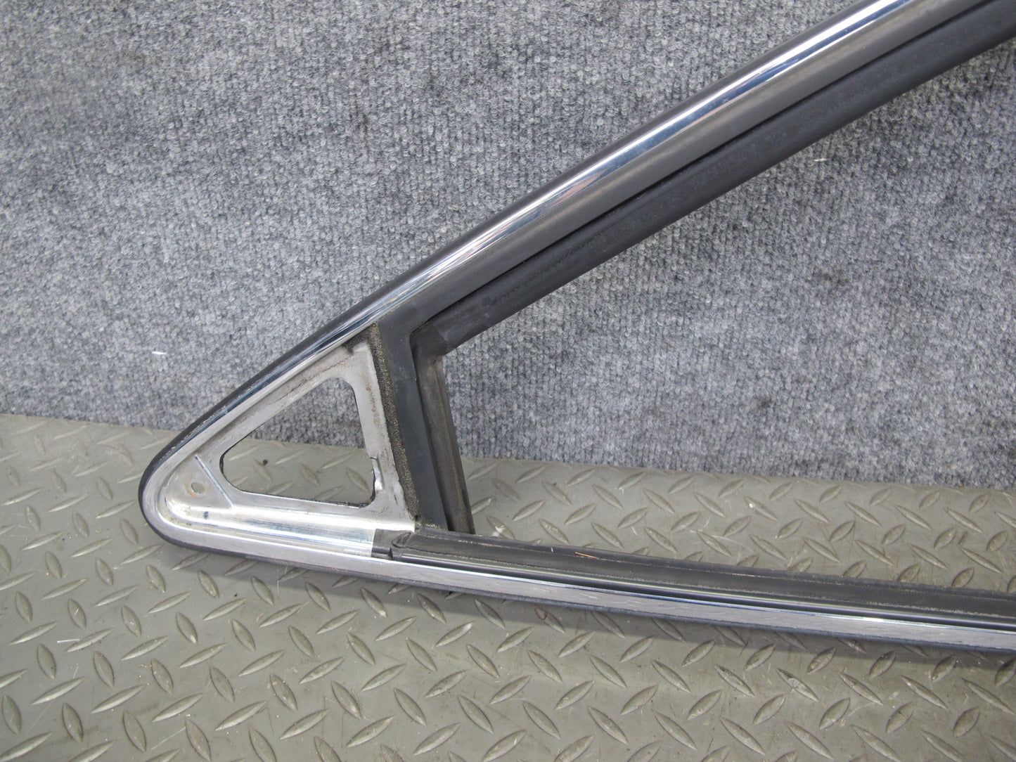 92-00 Lexus SC300 SC400 UZZ30L Left Driver Door Window Frame Trim Molding OEM