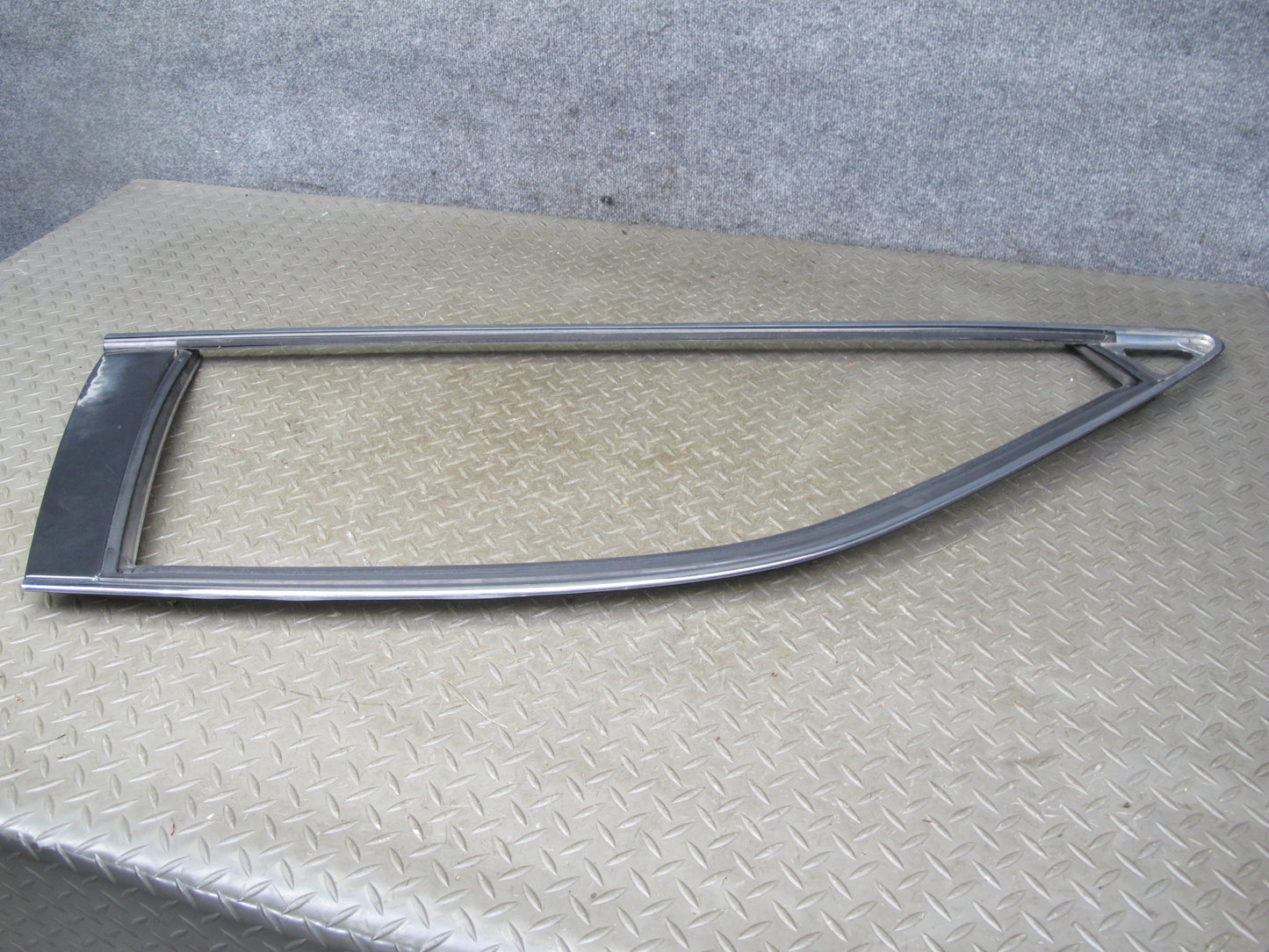 92-00 Lexus SC300 SC400 UZZ30L Left Driver Door Window Frame Trim Molding OEM