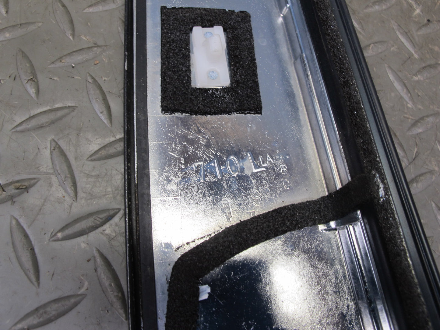 92-00 Lexus SC300 SC400 UZZ30L Left Driver Door Window Frame Trim Molding OEM