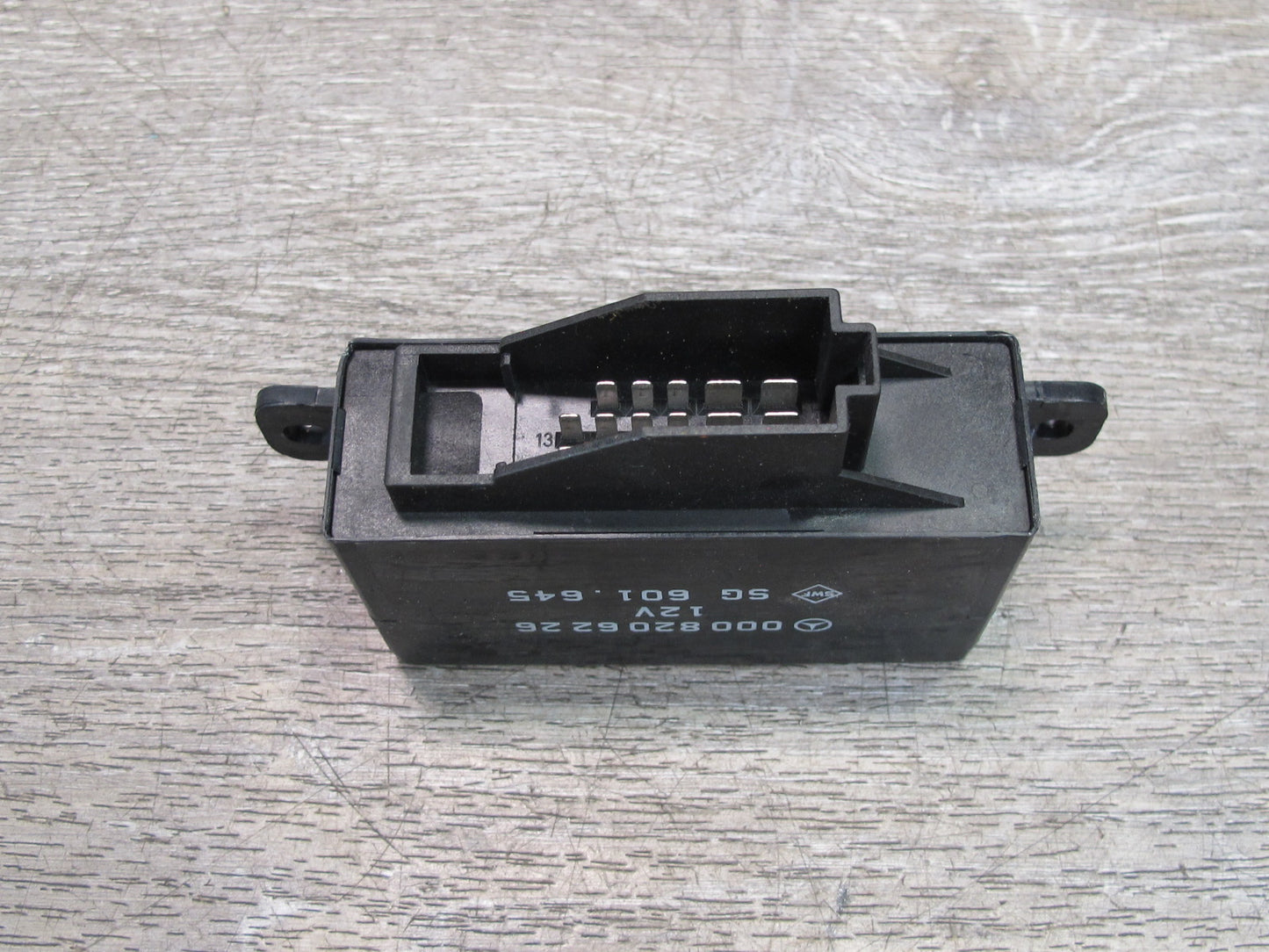 86-91 Mercedes W126 C126 Heated Seat Control Module Relay 0008206226 OEM