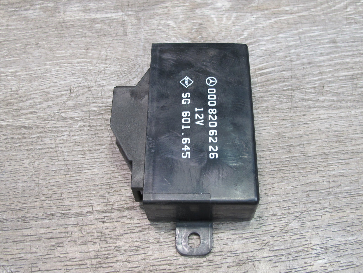 86-91 Mercedes W126 C126 Heated Seat Control Module Relay 0008206226 OEM