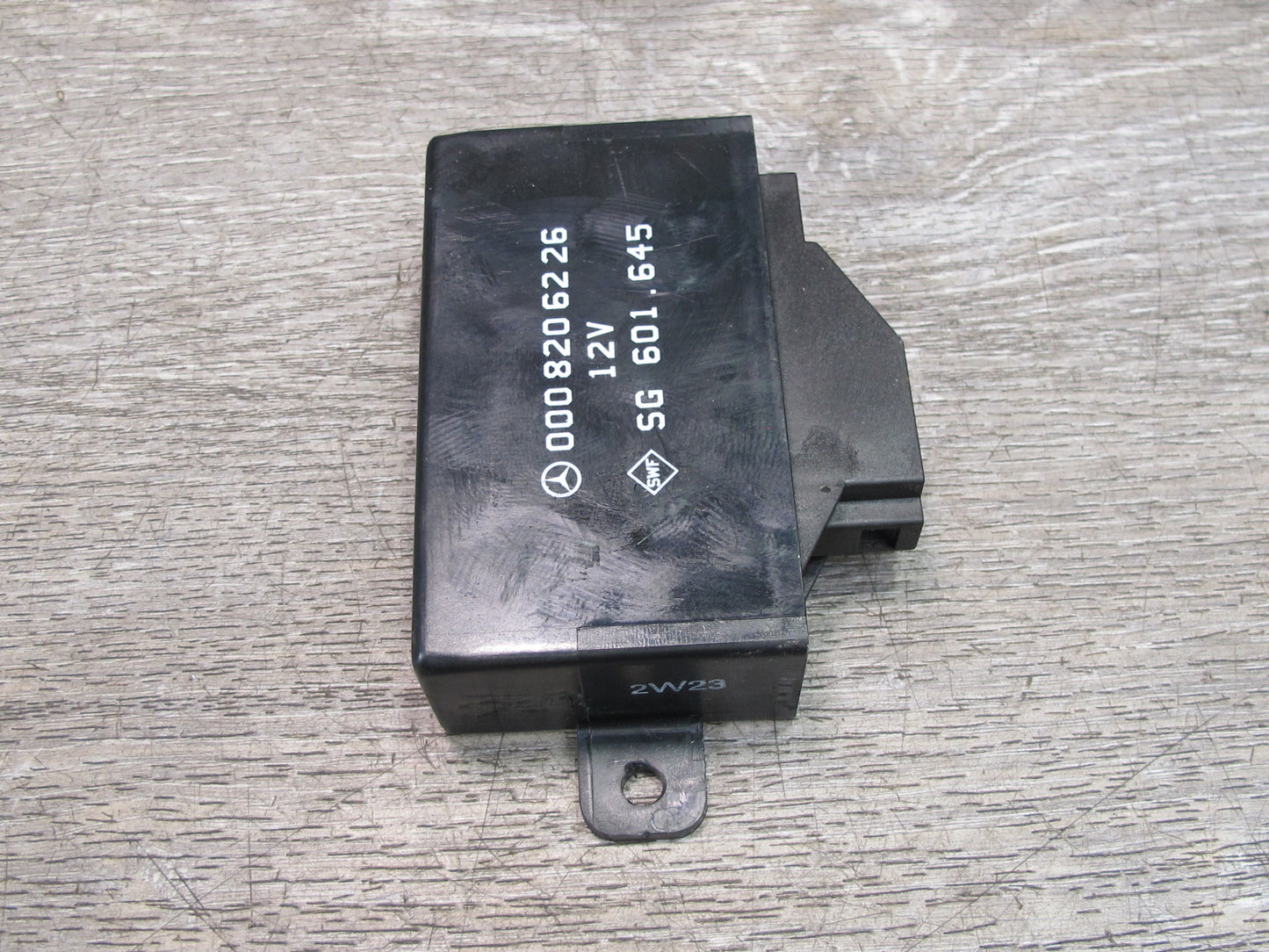 86-91 Mercedes W126 C126 Heated Seat Control Module Relay 0008206226 OEM