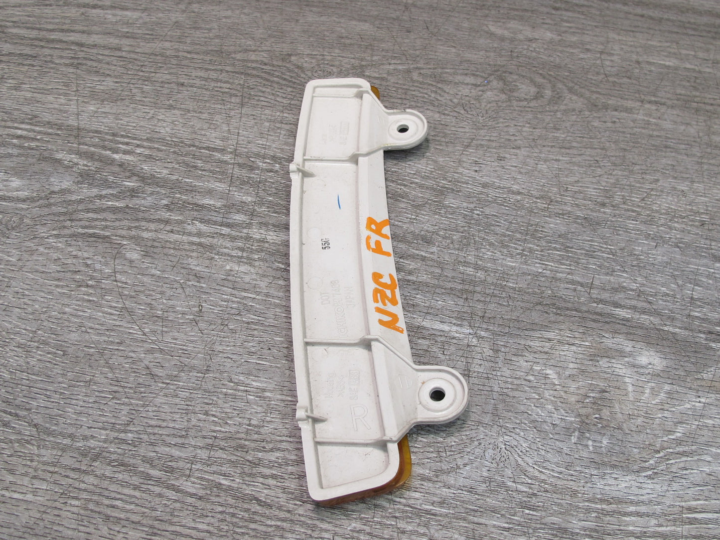 04-05 Nissan 350Z Z33 Convert Front Bumper Right Reflector Marker Light Lamp OEM