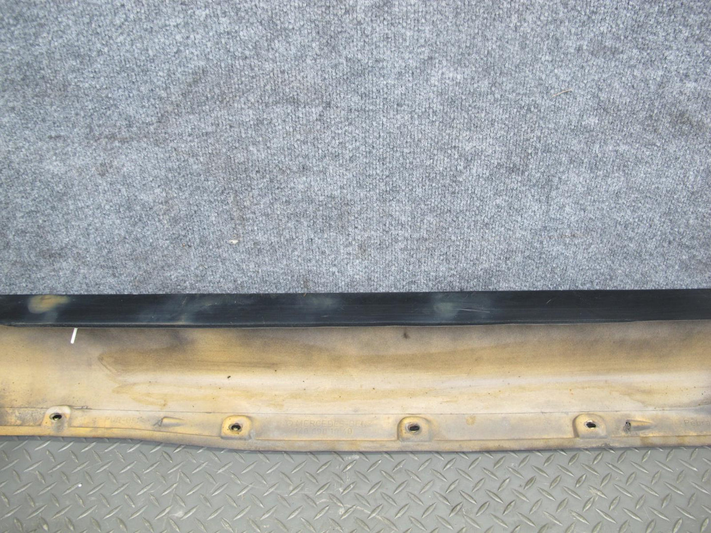 94-99 Mercedes W140 Sedan Right Side Skirt Rocker Panel Molding Black OEM