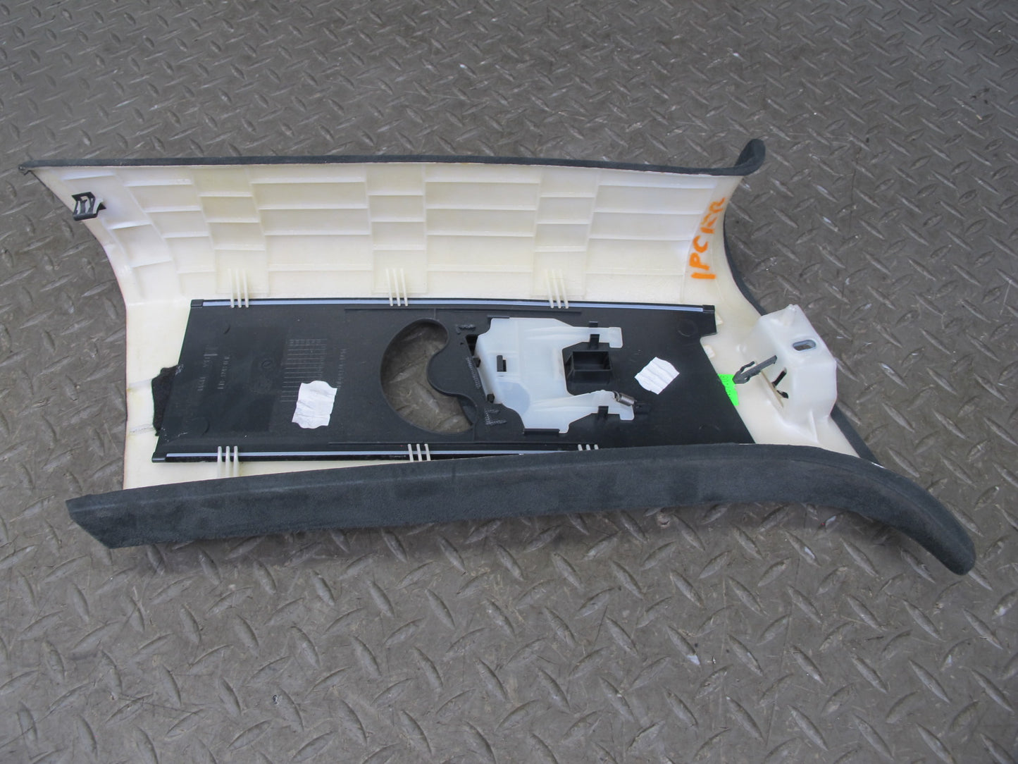 2003-2010 Porsche Cayenne 957 Rear Right & Left Side Pillar Trim Cover Panel Set