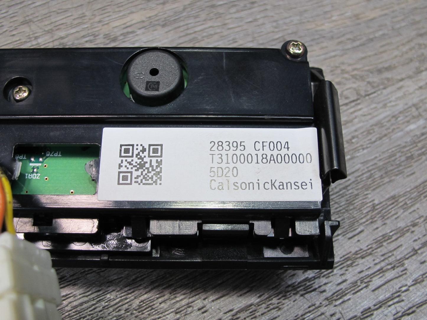 2005 Nissan 350Z Z33 Navigation Screen Control Panel Unit 28395-CF004 OEM