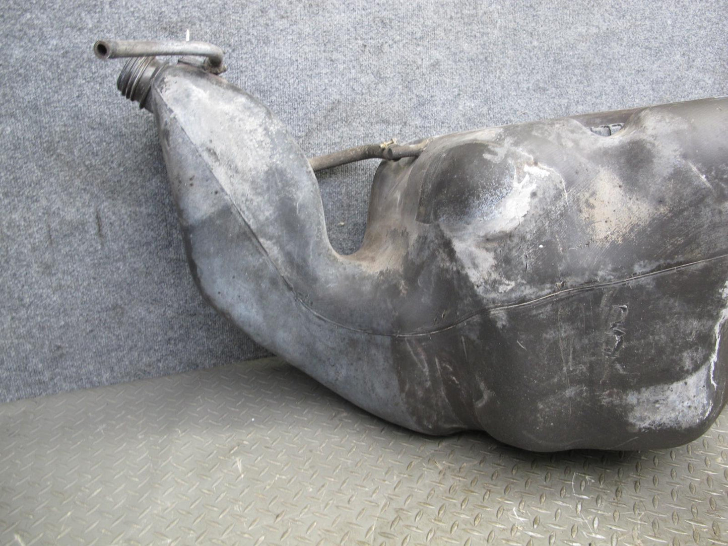 1984-1995 Porsche 928 S Fuel Gas Tank Unit