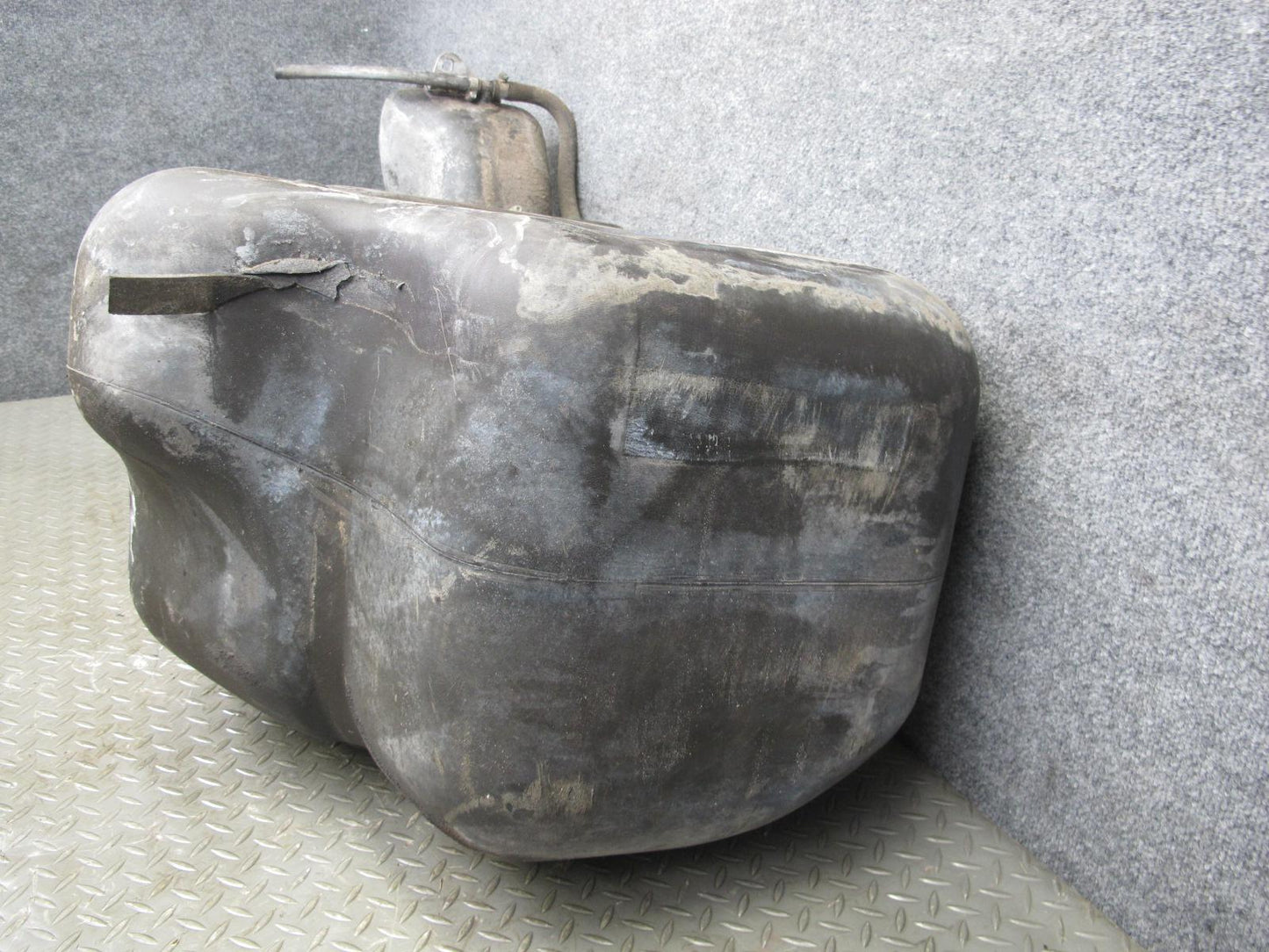 1984-1995 Porsche 928 S Fuel Gas Tank Unit