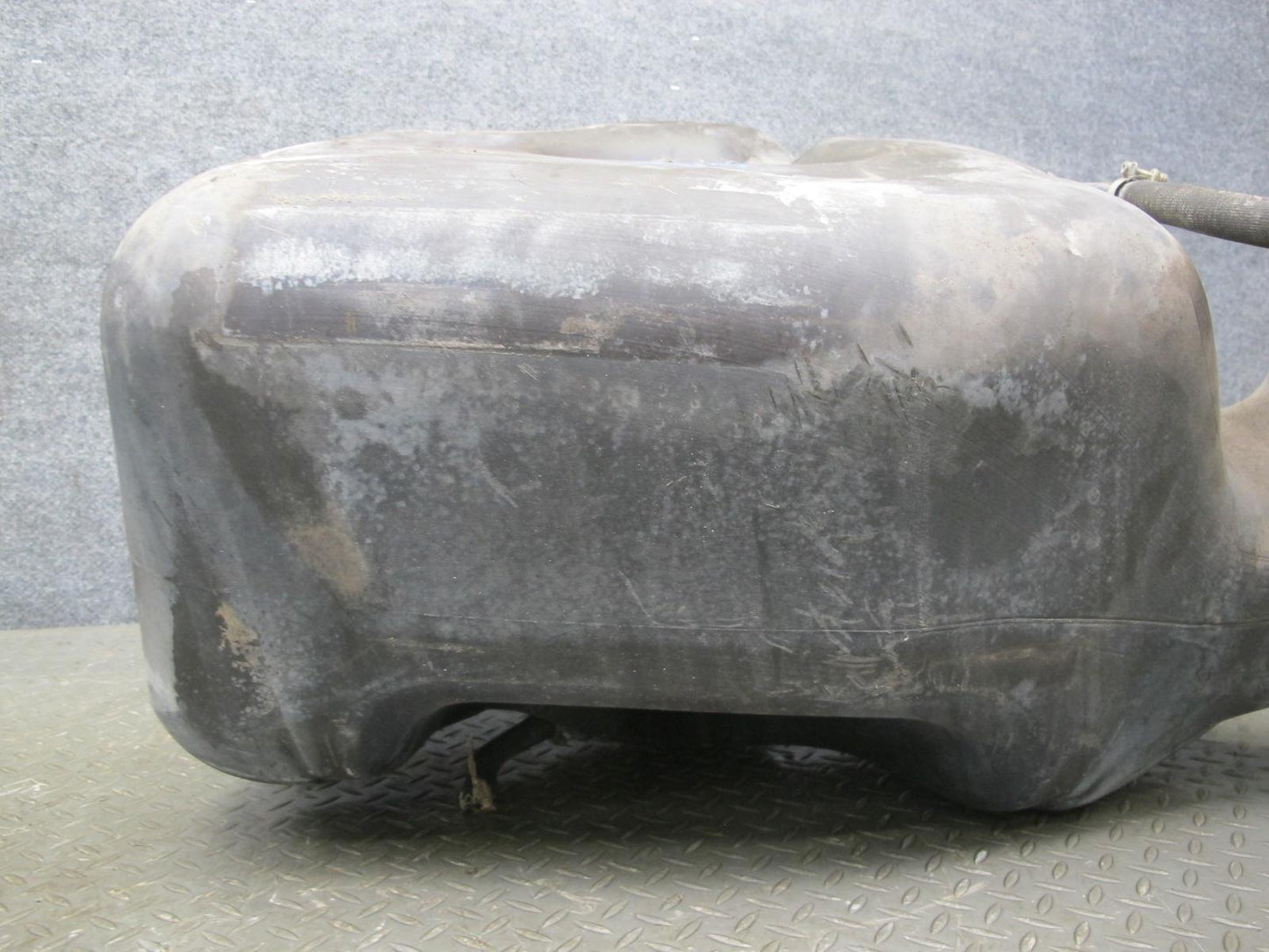 1984-1995 Porsche 928 S Fuel Gas Tank Unit