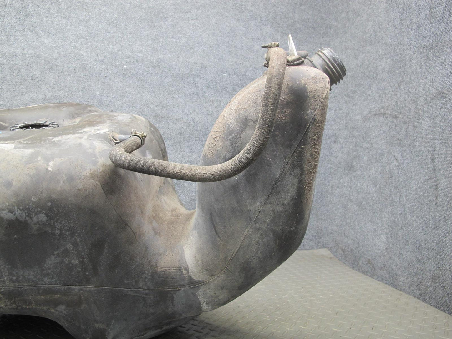1984-1995 Porsche 928 S Fuel Gas Tank Unit