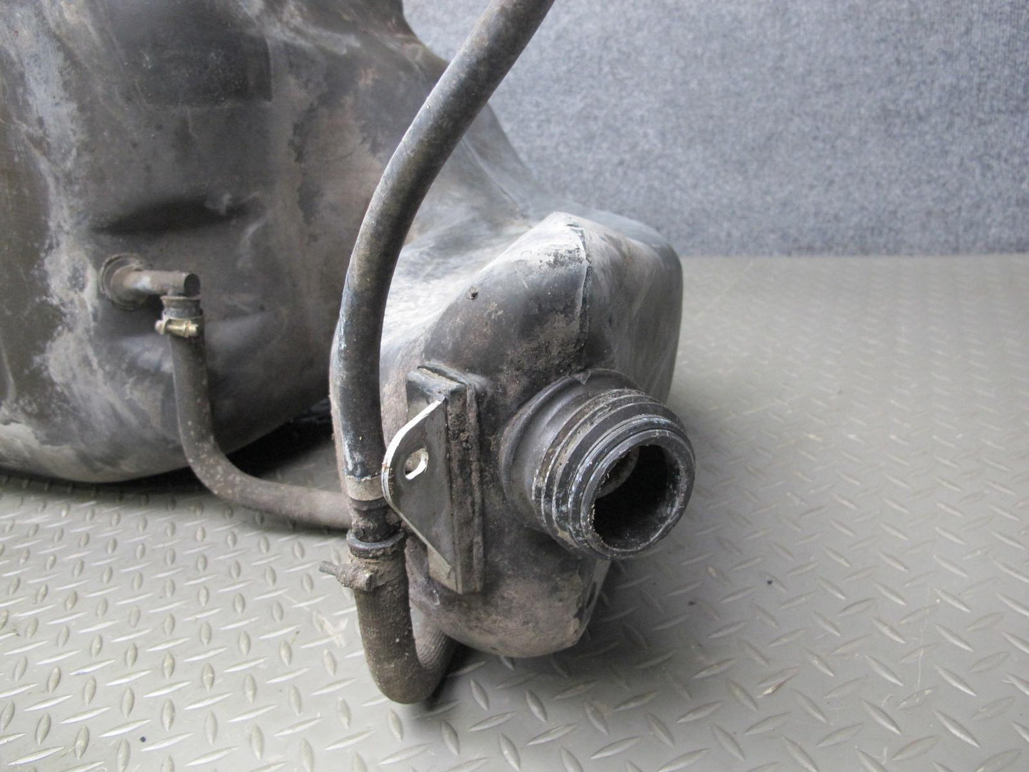 1984-1995 Porsche 928 S Fuel Gas Tank Unit