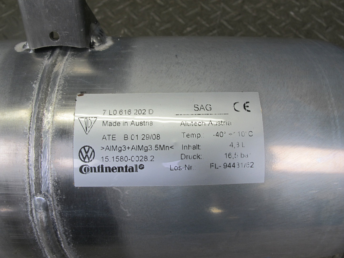 2008-2010 Porsche Cayenne 957 Air Suspension Self Leveling Accumulator Tank