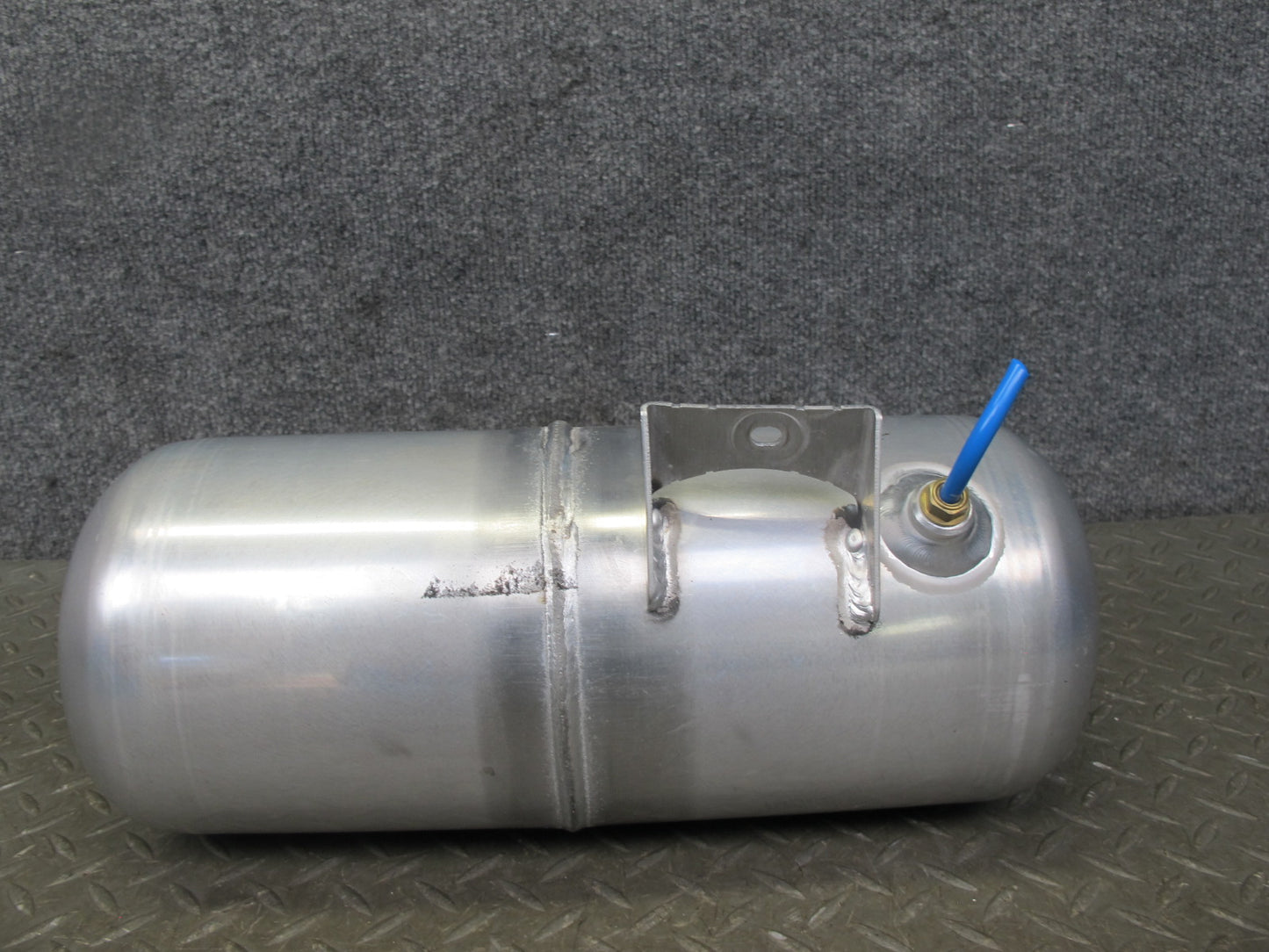 2008-2010 Porsche Cayenne 957 Air Suspension Self Leveling Accumulator Tank
