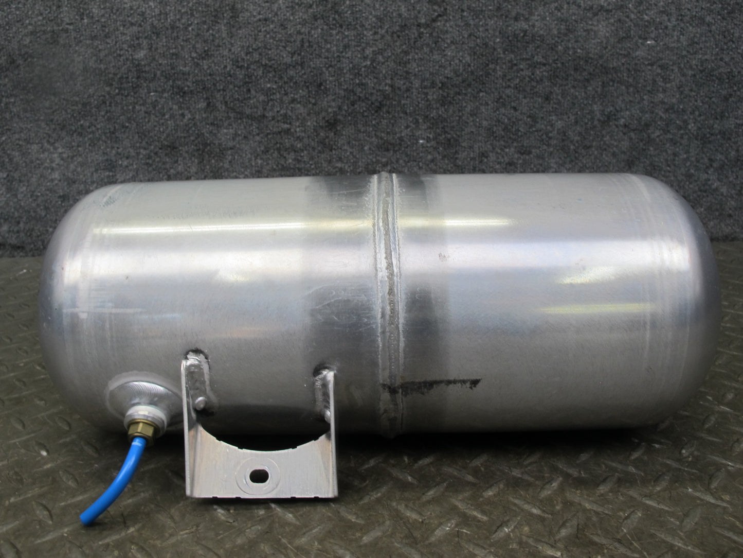 2008-2010 Porsche Cayenne 957 Air Suspension Self Leveling Accumulator Tank