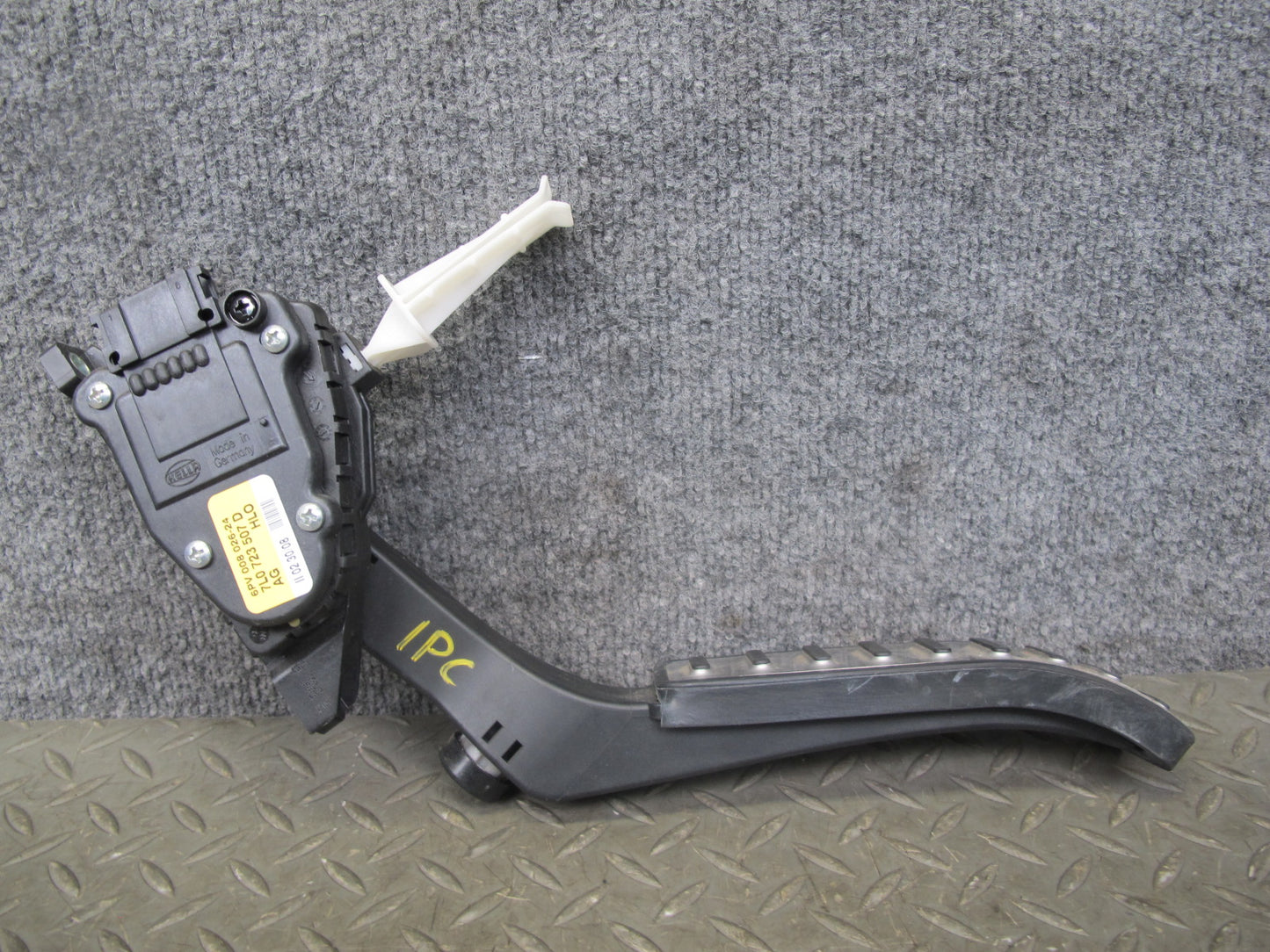 2008-2010 Porsche Cayenne 957 Gas Throttle Accelerator Pedal 7L0723507D