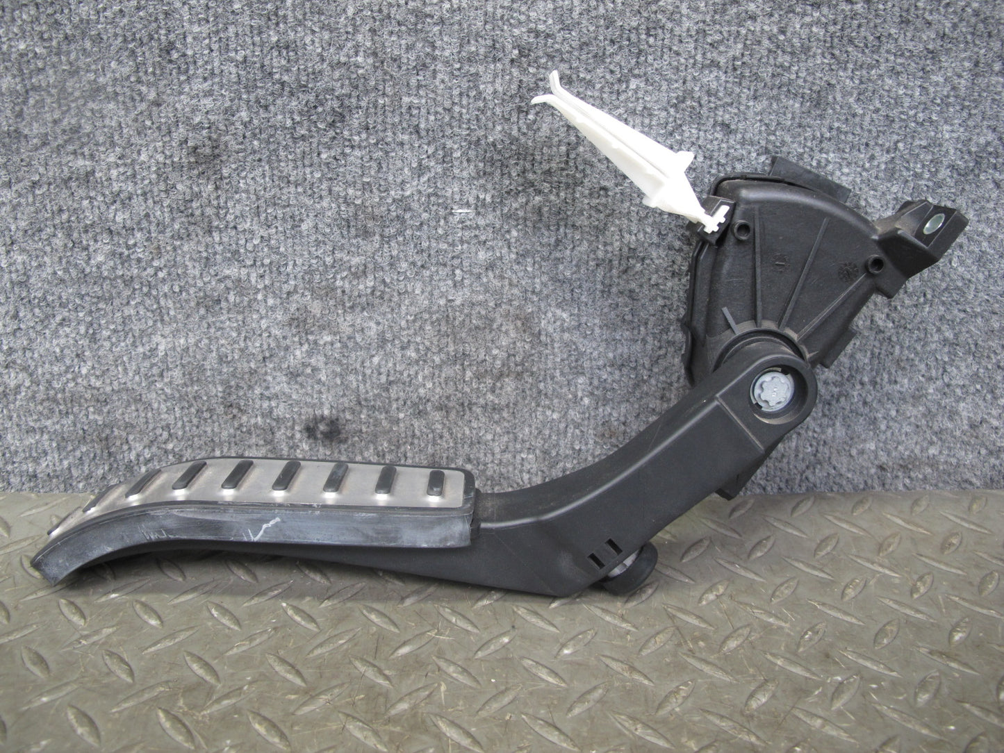 2008-2010 Porsche Cayenne 957 Gas Throttle Accelerator Pedal 7L0723507D