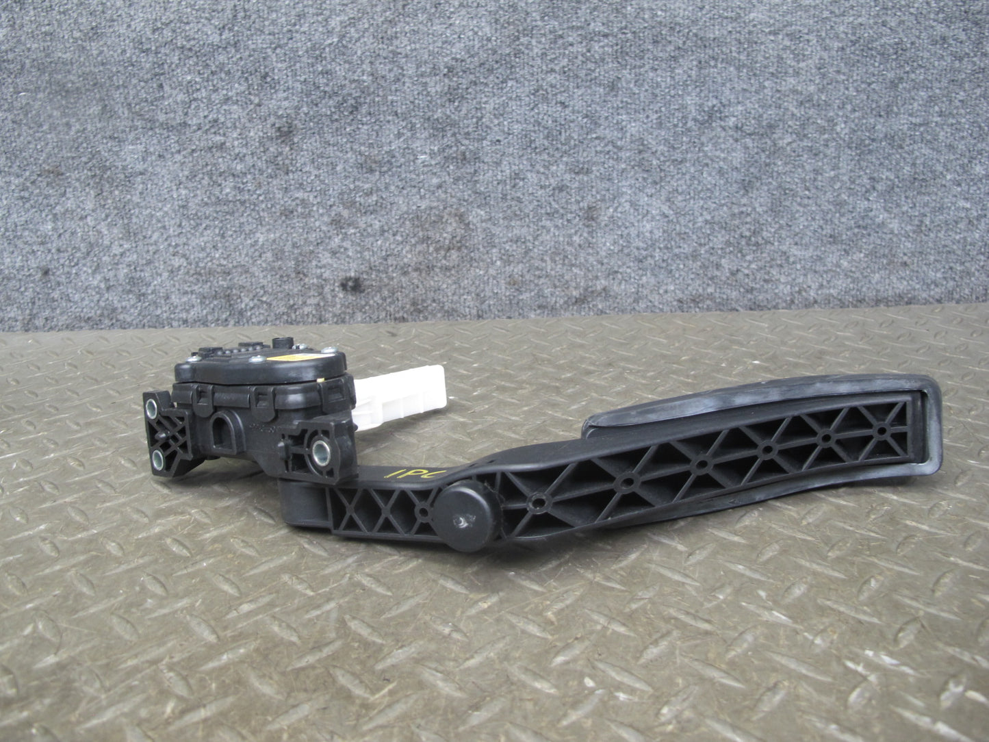 2008-2010 Porsche Cayenne 957 Gas Throttle Accelerator Pedal 7L0723507D