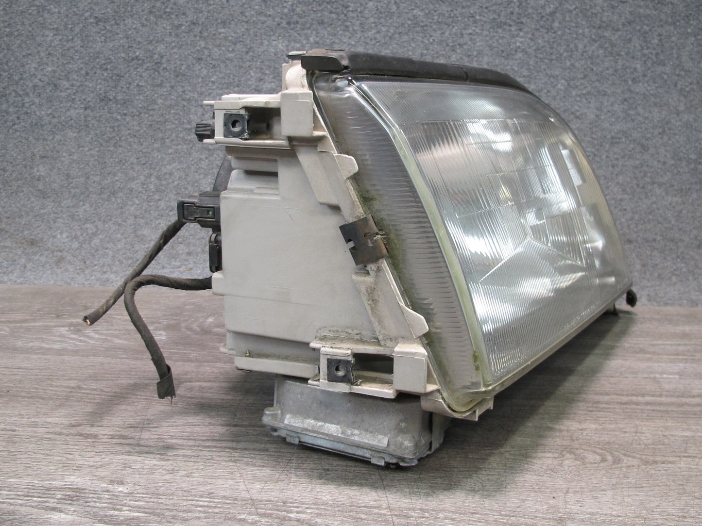 97-99 Mercedes W140 Sedan Front Right Xenon HID Headlight Lamp 1408209461 OEM