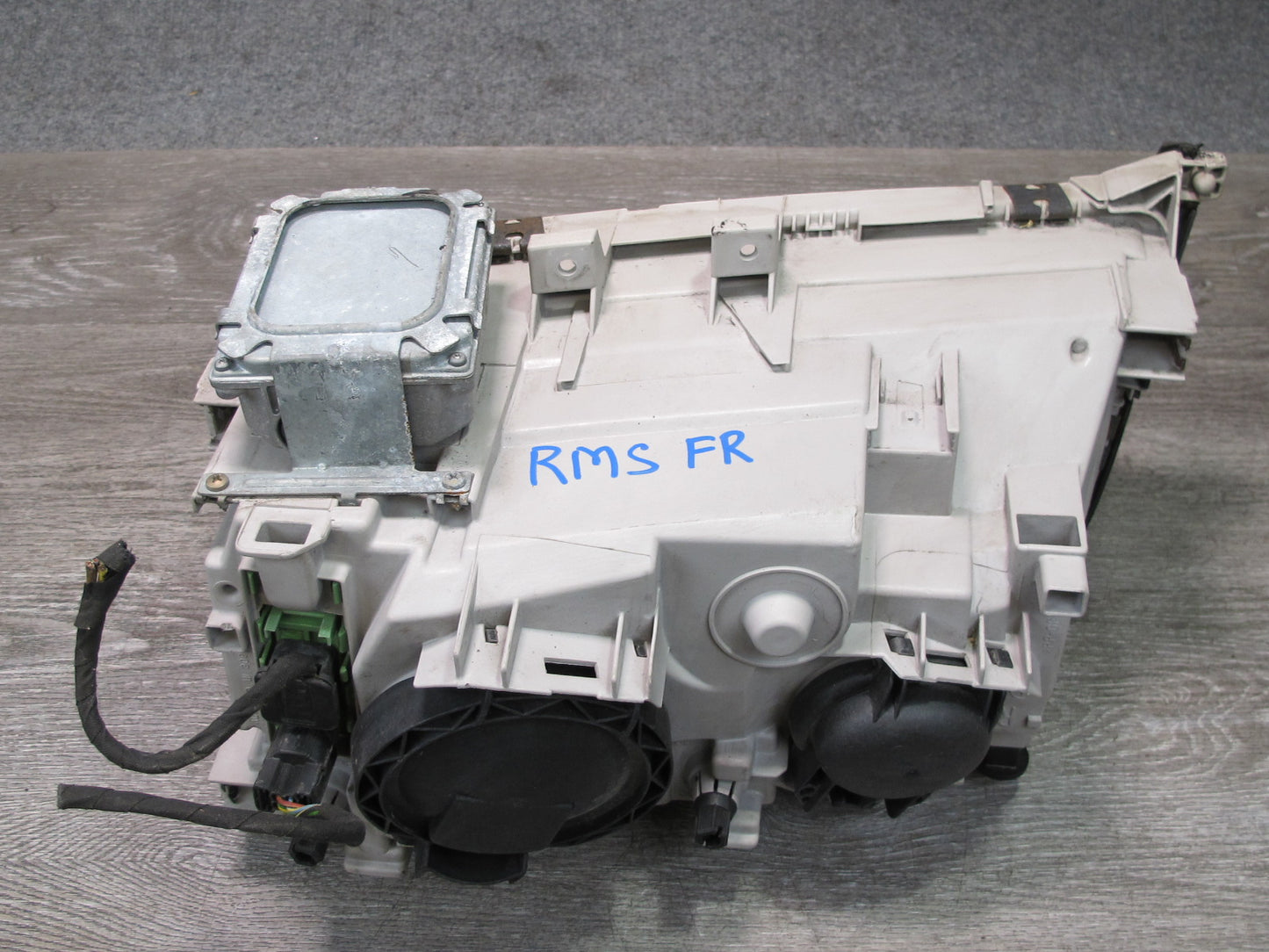 97-99 Mercedes W140 Sedan Front Right Xenon HID Headlight Lamp 1408209461 OEM