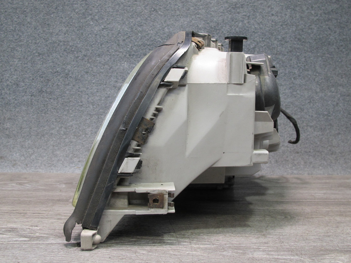 97-99 Mercedes W140 Sedan Front Right Xenon HID Headlight Lamp 1408209461 OEM