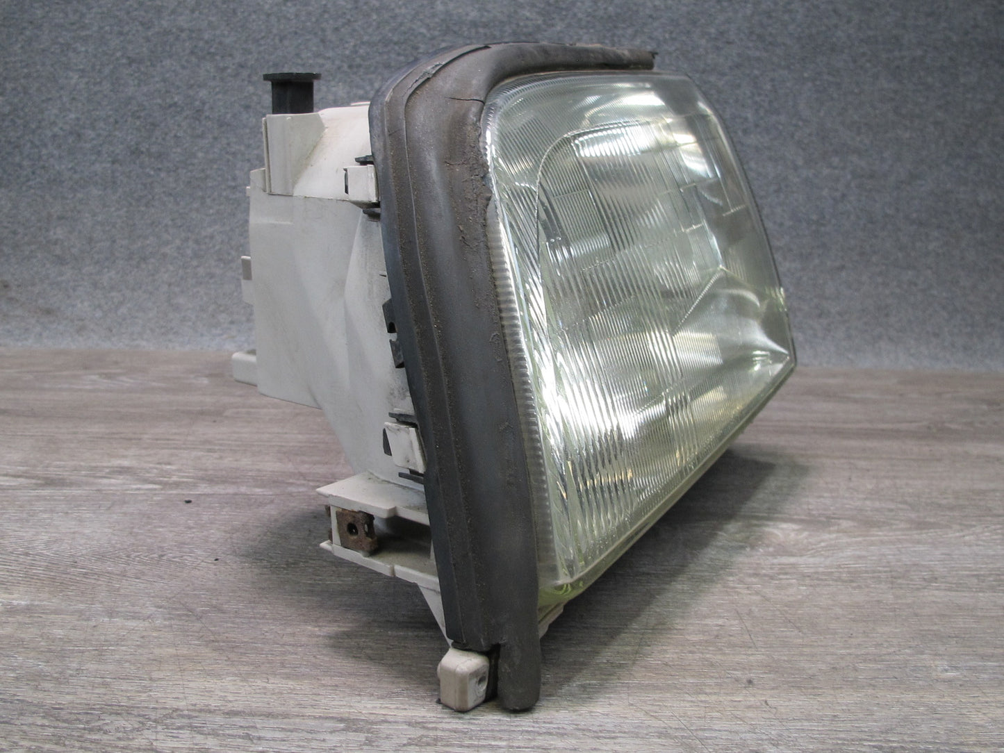 97-99 Mercedes W140 Sedan Front Left Xenon HID Headlight Lamp 1408209361 OEM