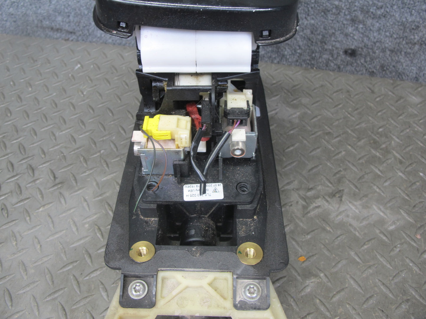 2008-2010 Porsche Cayenne 957 Automatic Transmission Floor Shifter Gear Selector