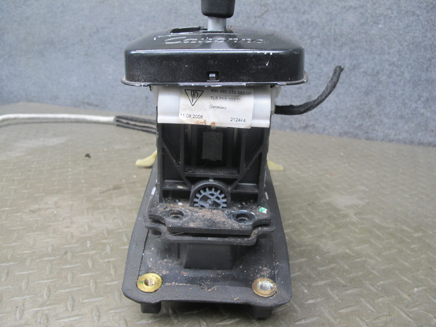2008-2010 Porsche Cayenne 957 Automatic Transmission Floor Shifter Gear Selector
