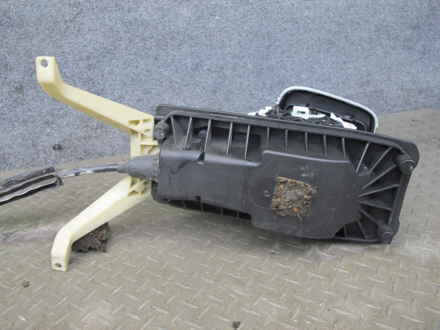 2008-2010 Porsche Cayenne 957 Automatic Transmission Floor Shifter Gear Selector