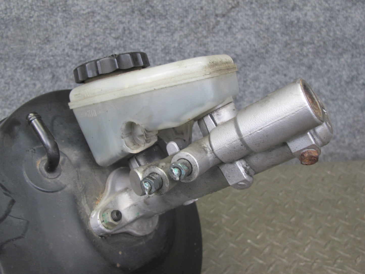 95-96 Lexus UZZ30L SC400 Brake Master Cylinder Booster Reservoir OEM