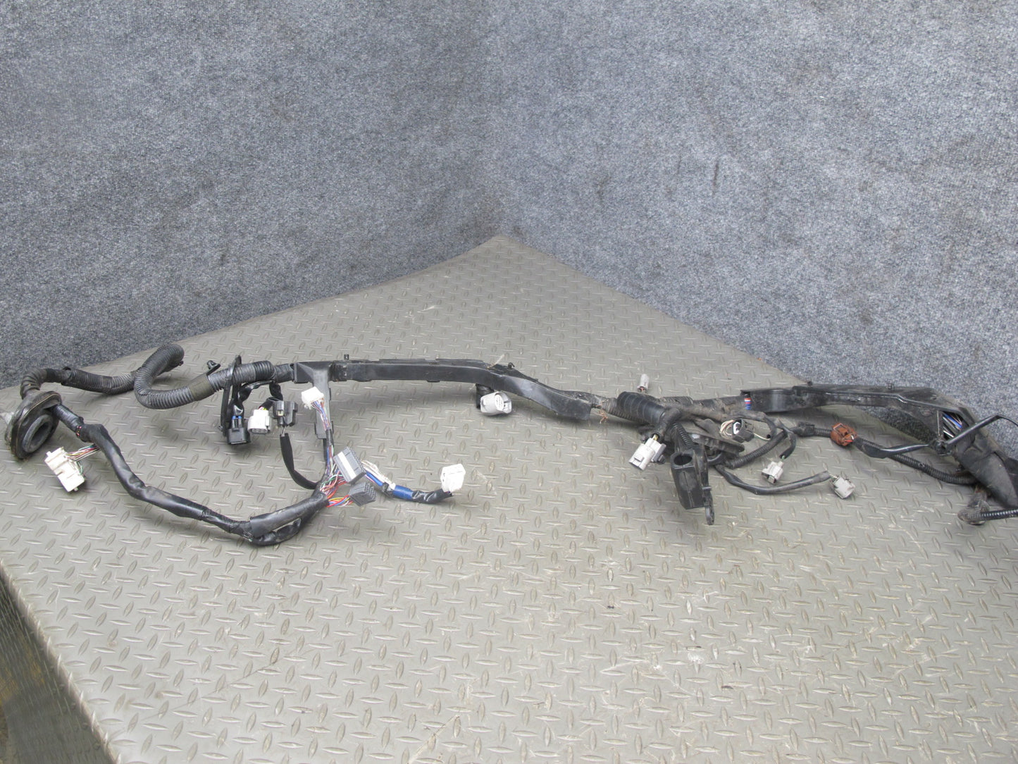 1996 Lexus UZZ30L SC400 A/T Engine Bay Wire Wiring Harness w Fuse Box OEM
