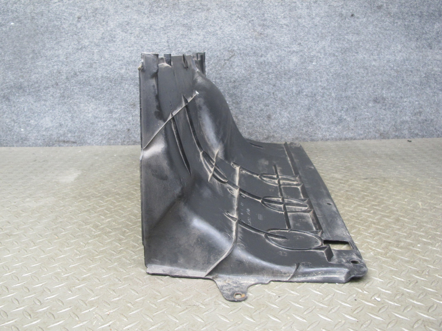 92-00 Lexus UZZ30L SC300 SC400 Radiator Upper Air Deflector 53293-24010 OEM