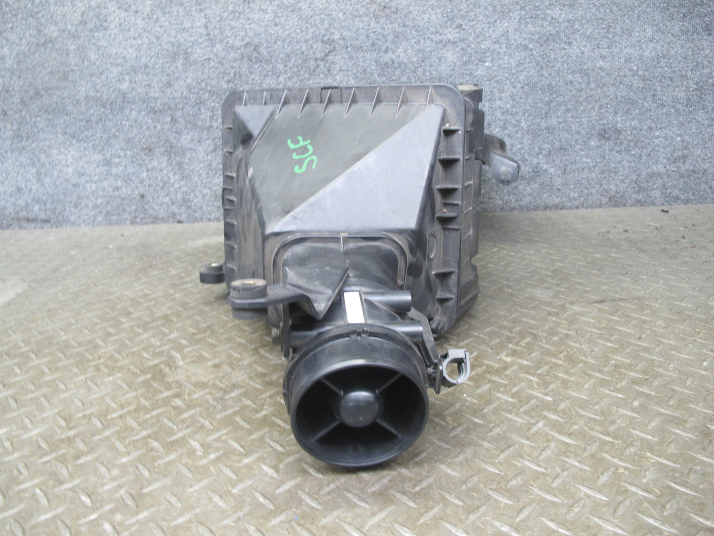 96-97 Lexus UZZ30L SC400 Air Intake Cleaner Filter Box w MAF Sensor OEM