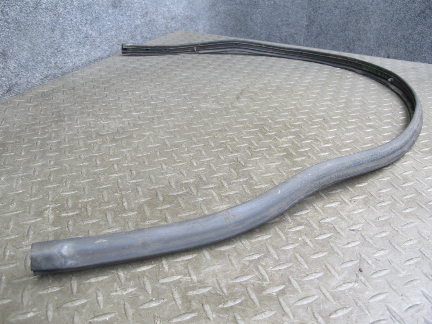 92-96 Lexus UZZ30L SC300 SC400 Front Hood Weatherstrip Rubber Seal Gasket OEM
