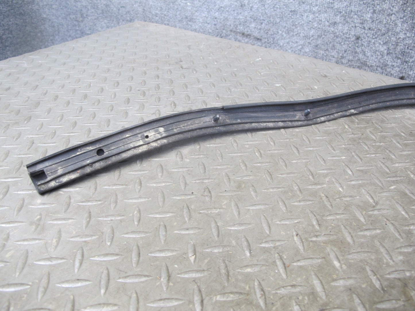 92-96 Lexus UZZ30L SC300 SC400 Front Hood Weatherstrip Rubber Seal Gasket OEM