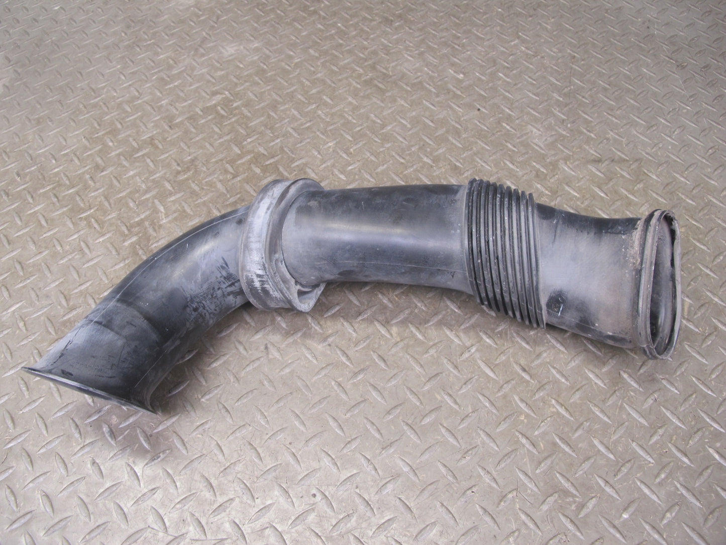 03-10 Porsche Cayenne 957 Left & Right Air Intake Hose Pipe Line Set of 2