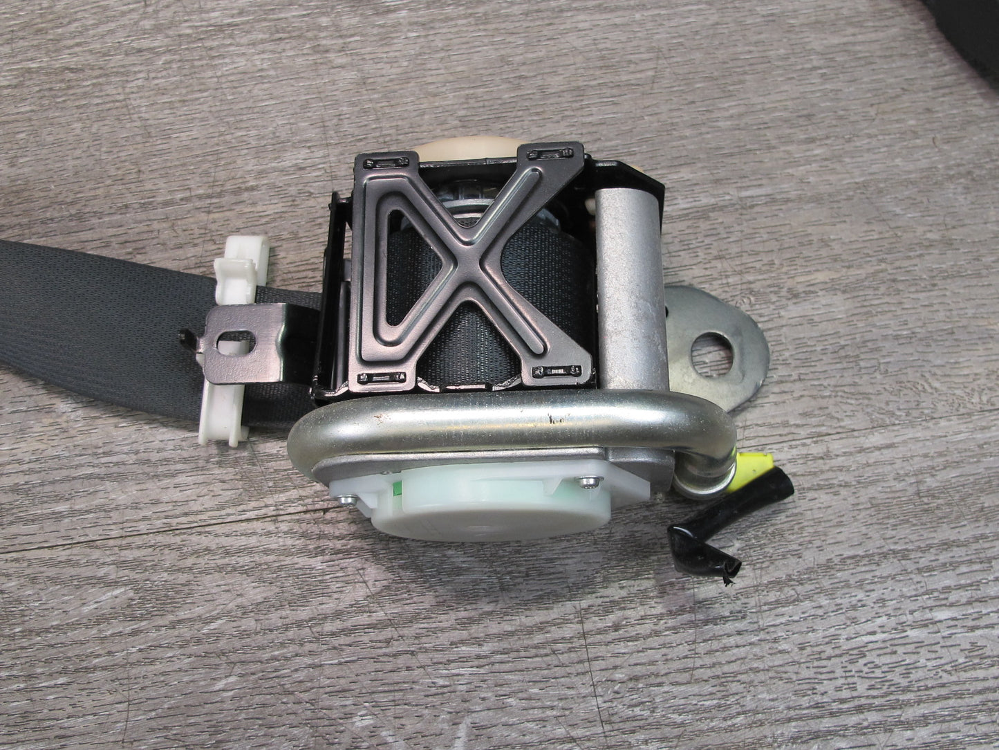03-06 NISSAN 350Z Z33 FRONT LEFT & RIGHT SIDE SEATBELT RETRACTOR SET OEM