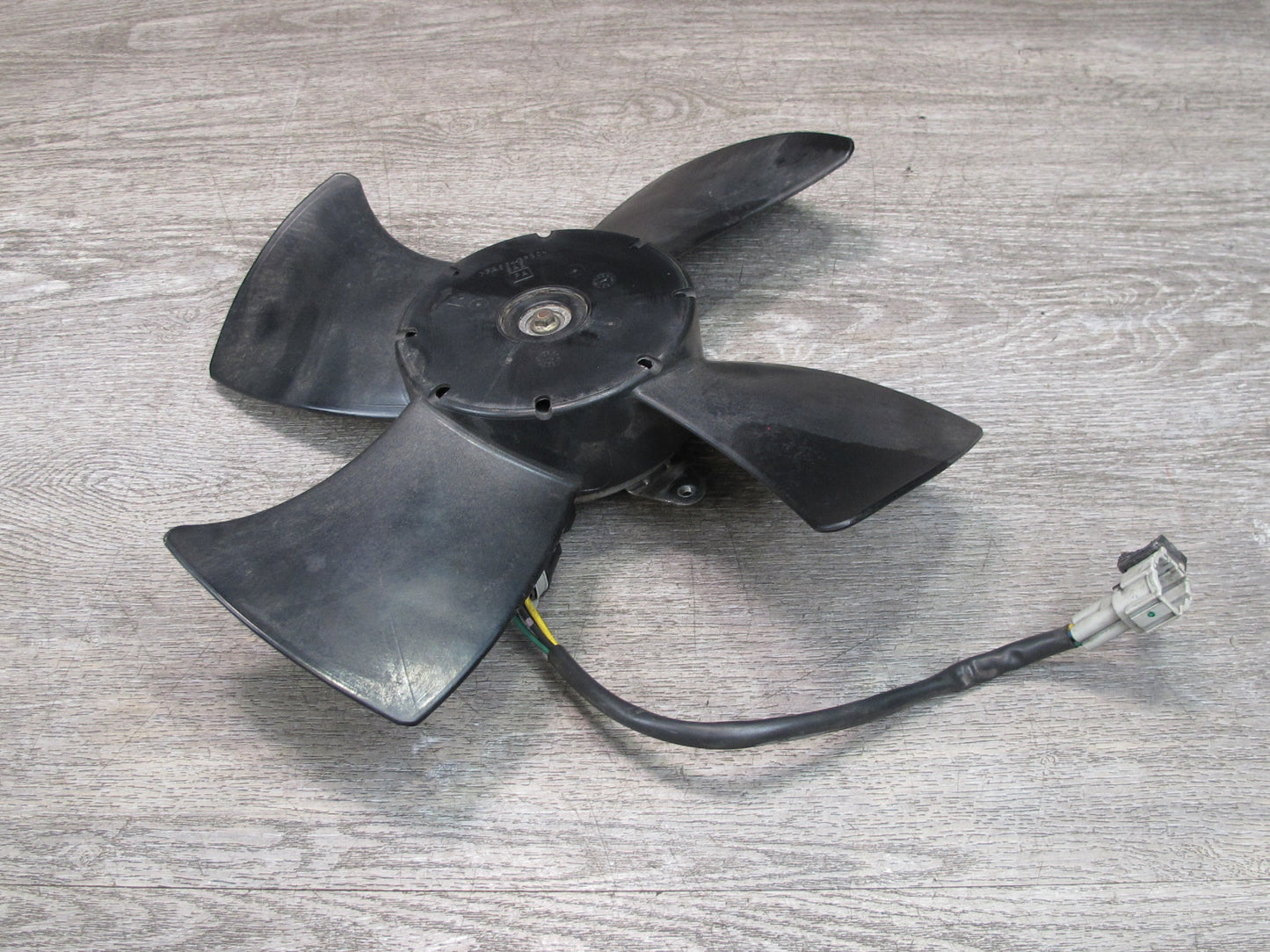 03-09 Nissan 350Z Z33 Radiator Cooling 4-BLADE Right Fan Motor OEM