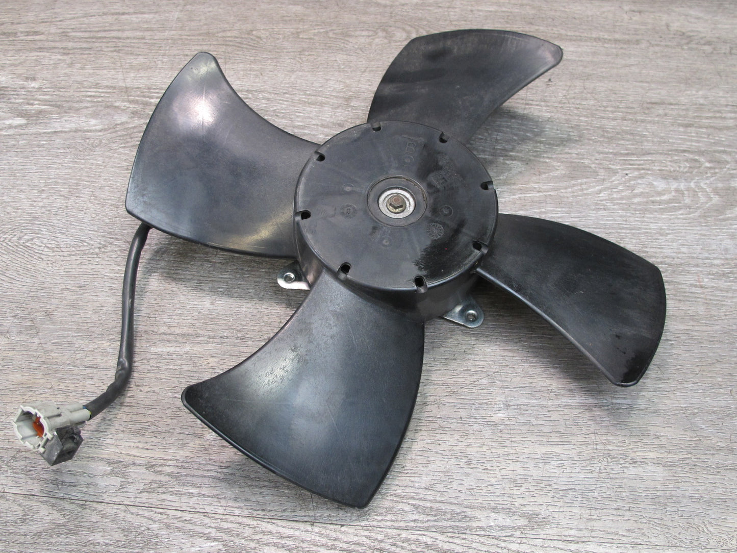 03-09 Nissan 350Z Z33 Radiator Cooling 4-BLADE Right Fan Motor OEM