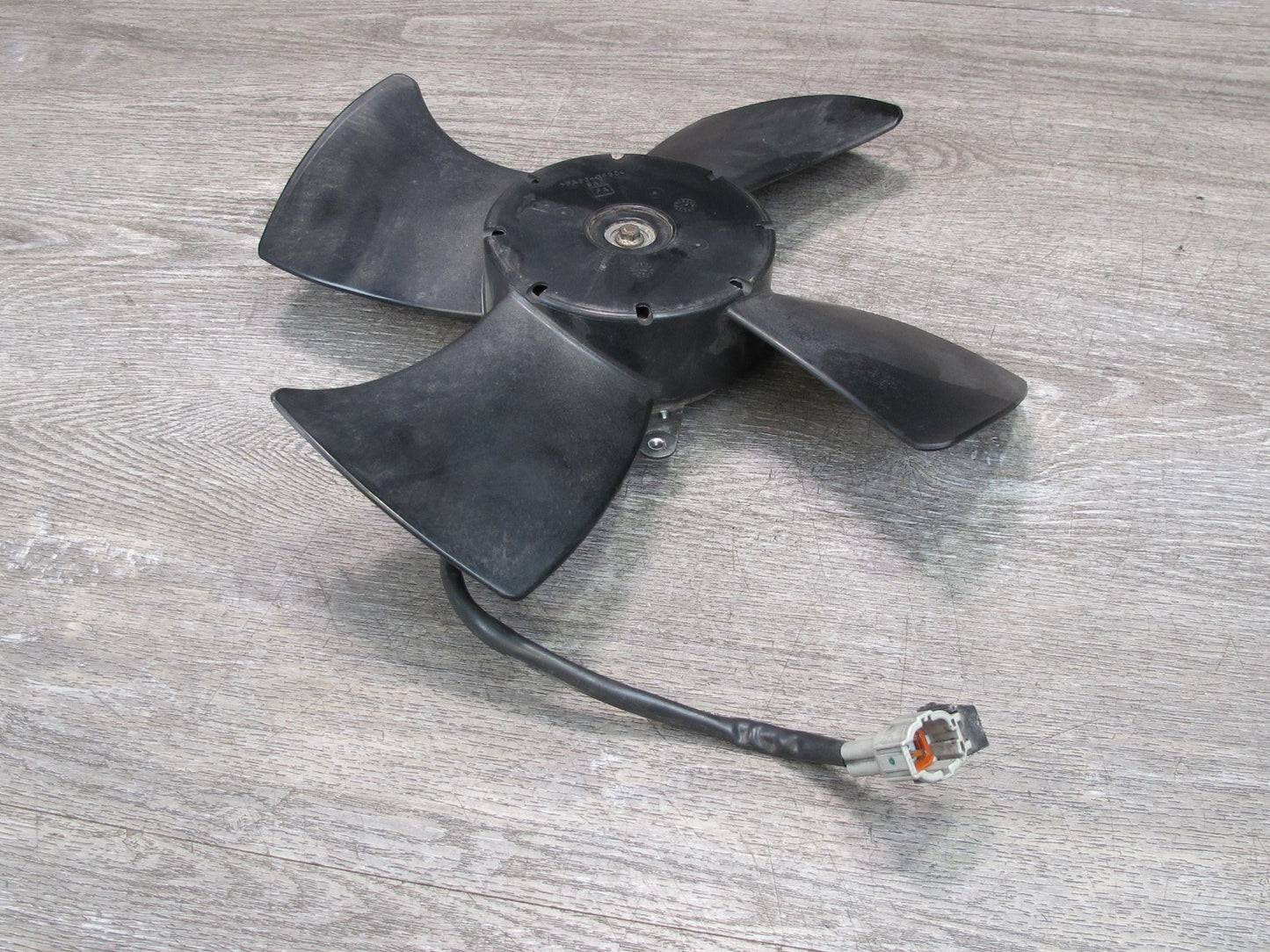 03-09 Nissan 350Z Z33 Radiator Cooling 4-BLADE Right Fan Motor OEM